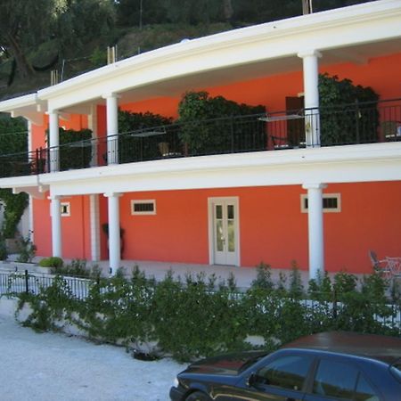 尼卡斯橙色别墅公寓 帕尔加 外观 照片